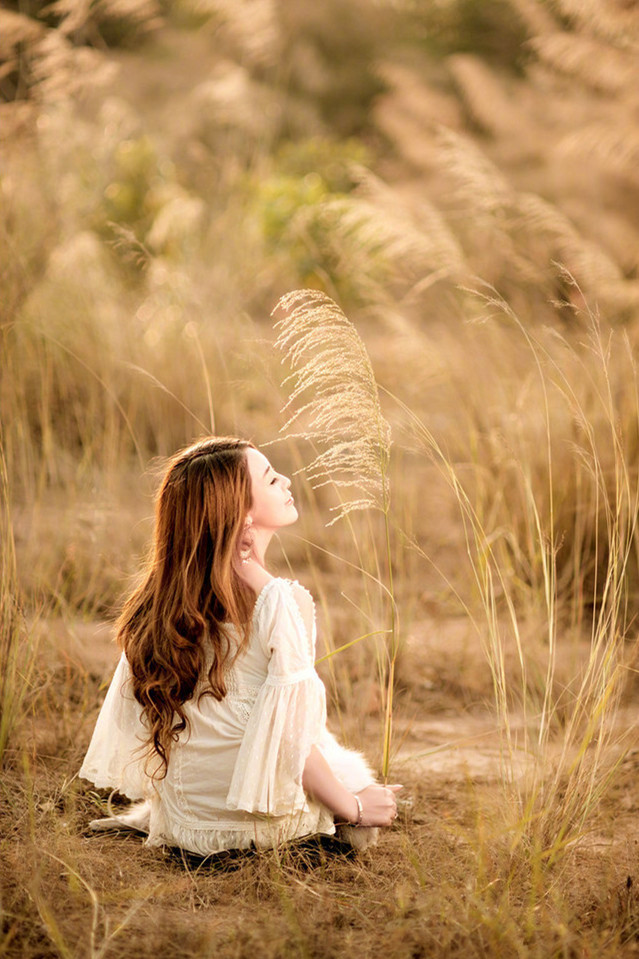 优雅是一种淡然的美,是一个人内心美的外露.优雅之人心如止水