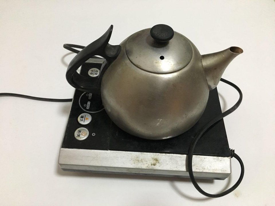 废旧电水壶不要扔掉了,教你一招变废为宝,帮家里省下不少冤枉钱
