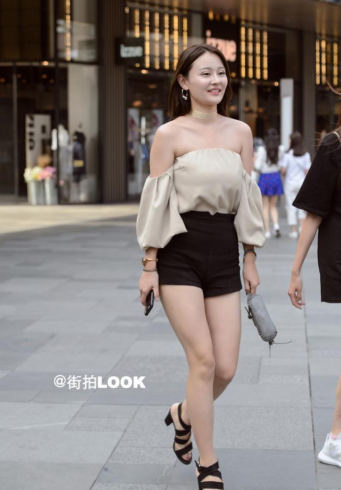 成都太古里街拍小姐姐的鞋子美吗