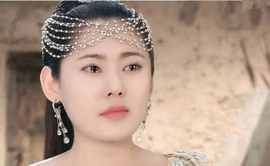 盘点那些似哭未哭的女星,杨幂心碎,赵丽颖绝望,她美得不像真人