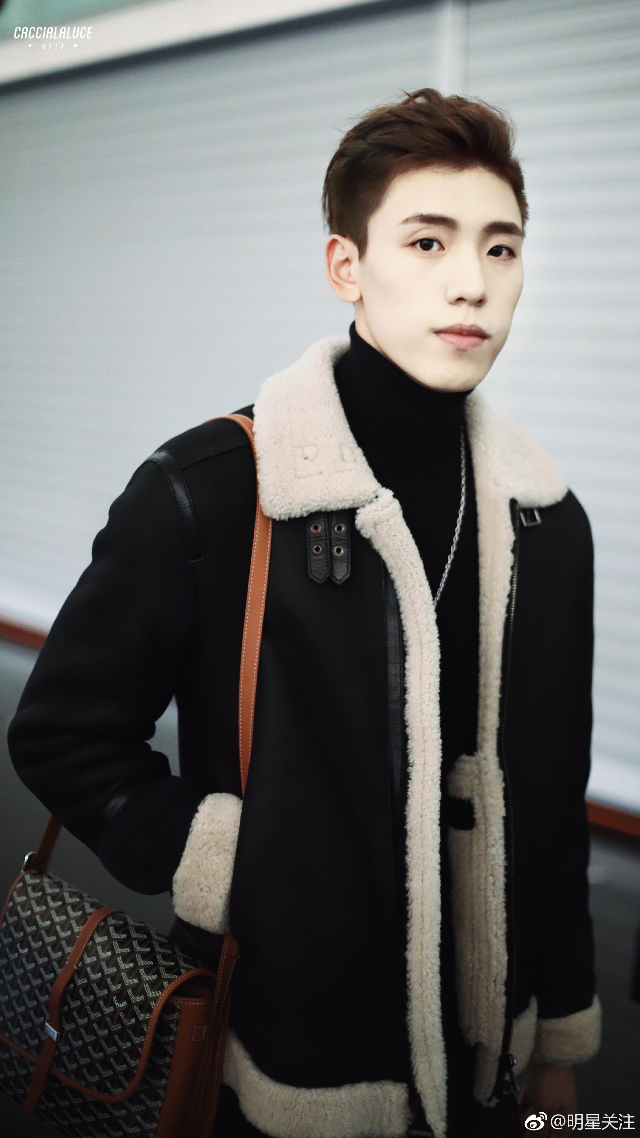 王子异11月上旬穿搭总结 私服衣品简直太棒了