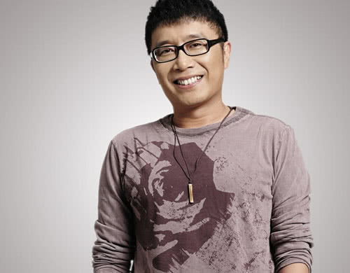 从工地工人到大学教授,他曾因一首歌爆红受成龙青睐,四次登春晚