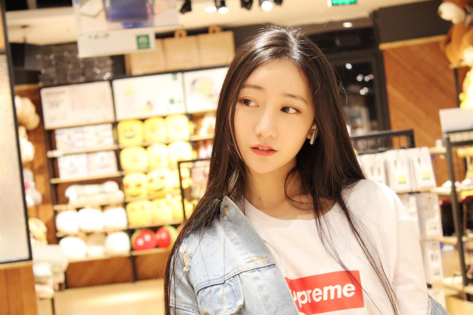 孙小敏天枰座16646kg爱好跳舞专业表演一名才华与美貌兼得的女