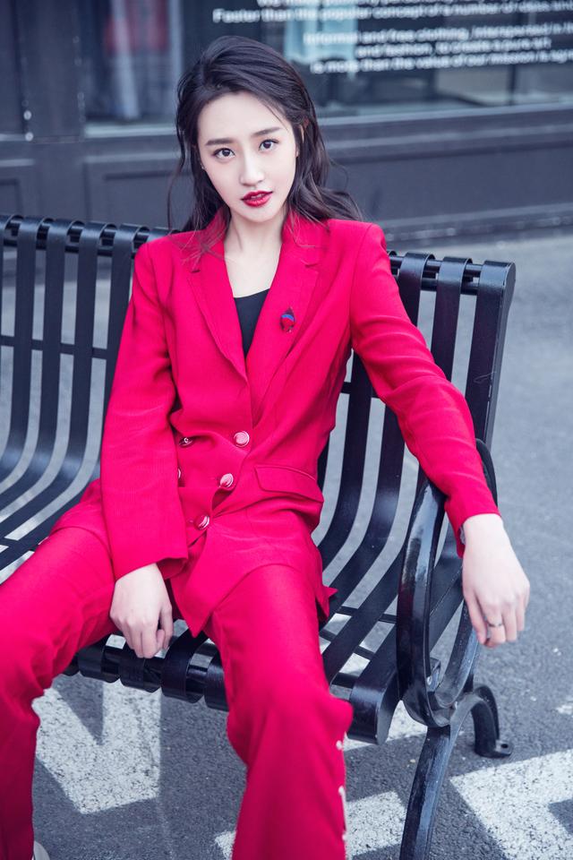 凭借着出色的演技,新生代演员刘佳逐渐为广大观众所熟知,她的身影也