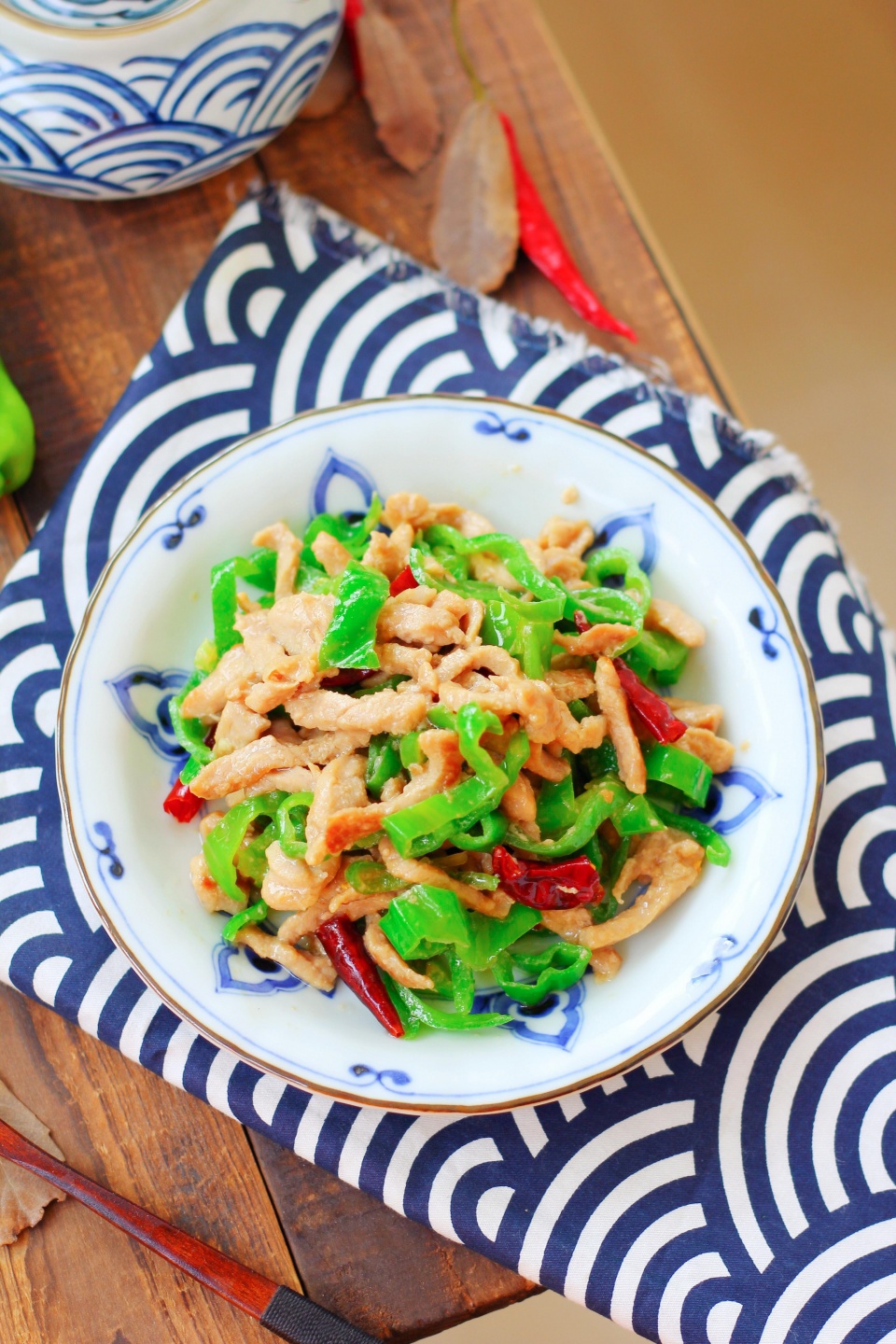 青椒和肉丝绝对是最完美的组合,最实惠的一道下饭菜!