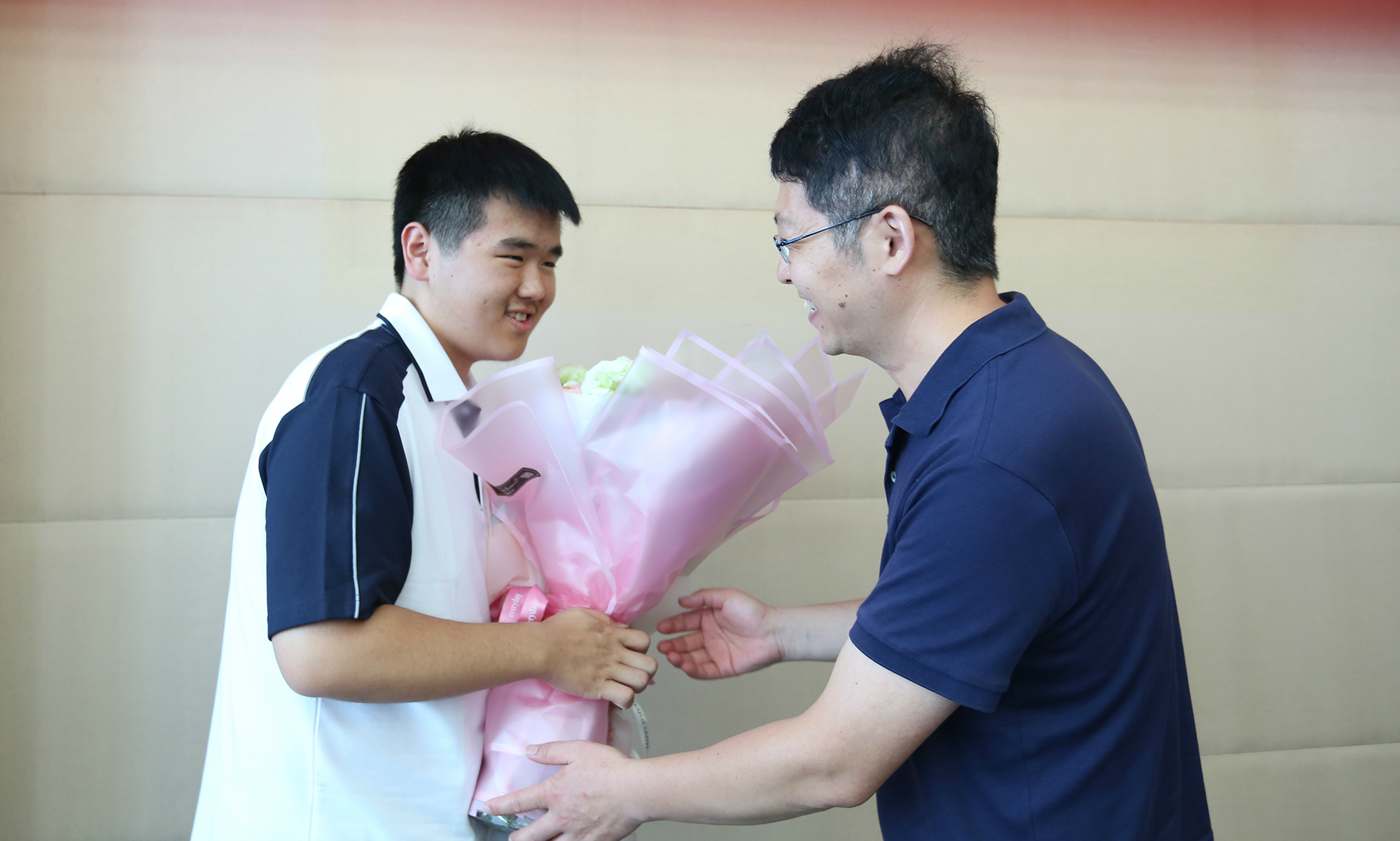 7月15日,陕西省西安市西工大附中,高二学生王泽宇同学夺得国际数学奥