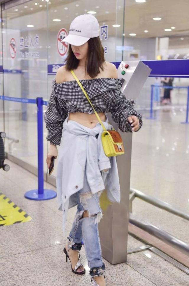 女星疯狂炫腹,单看个个身材好到爆一对比差距立现,竟输给了他?