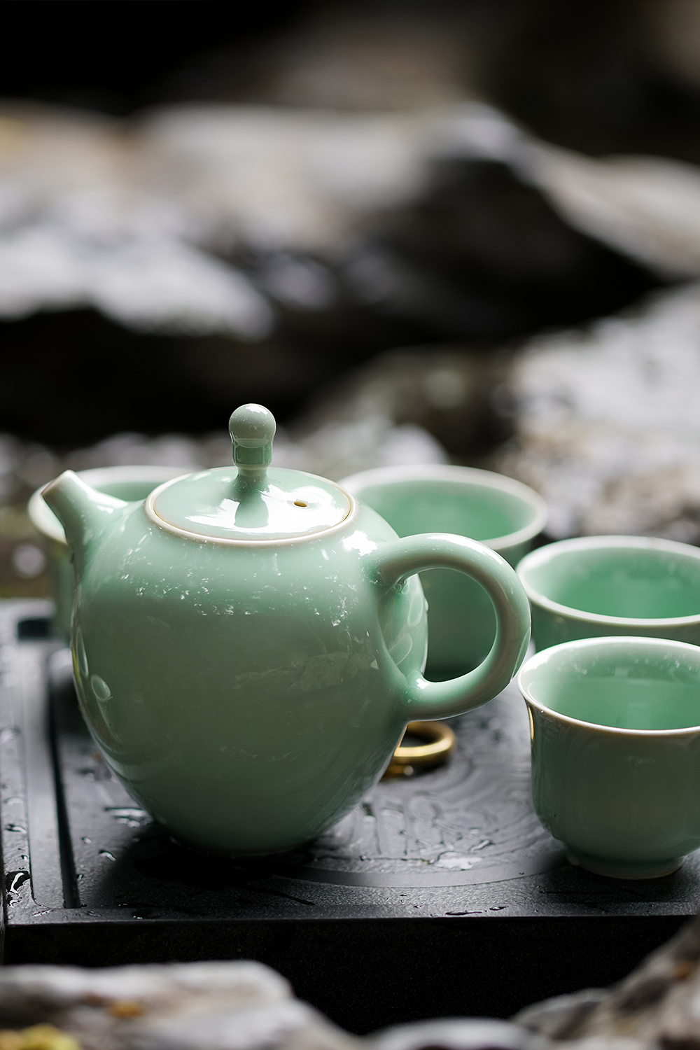 汲泉壶取泥成器骨研磨矿成釉借自然而融制器为人用