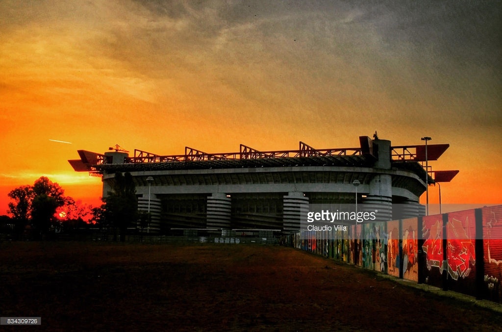 "梅阿查球场的黄昏照片你有好看的没有?"——有