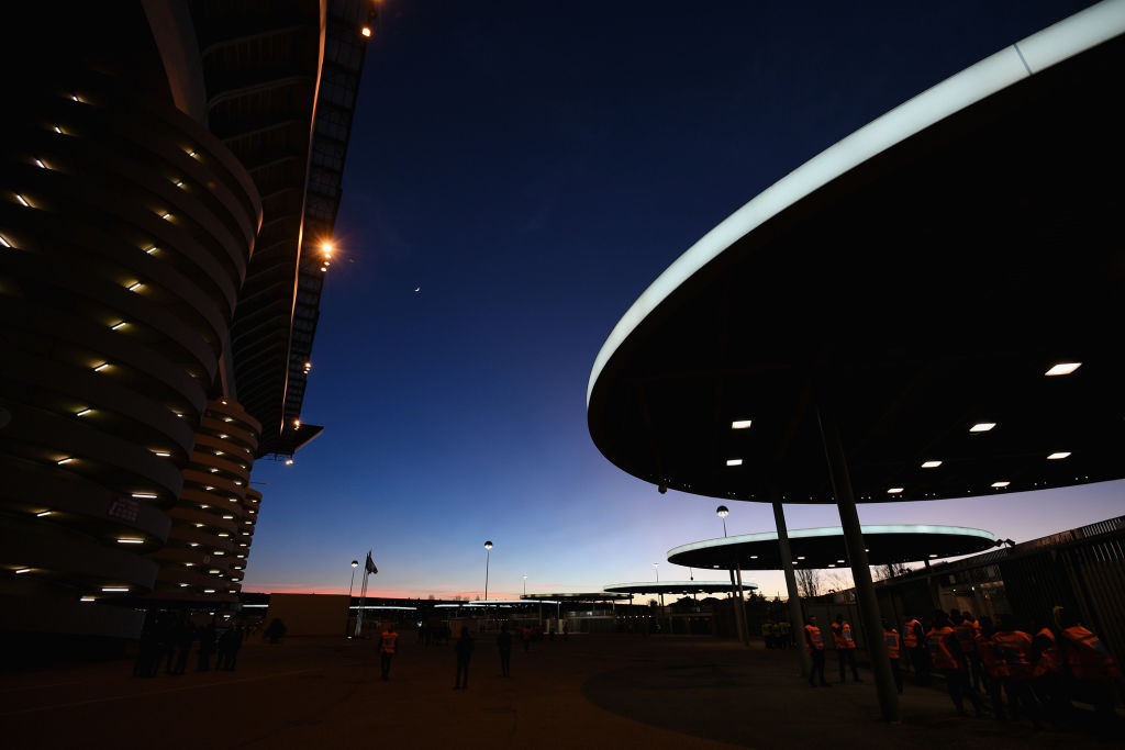 "梅阿查球场的黄昏照片你有好看的没有?"——有