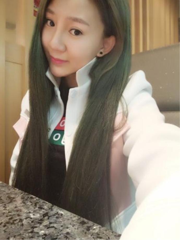 文儿的人气一姐位置或将受到冲击|主播|快手直播|刘大_新浪新闻