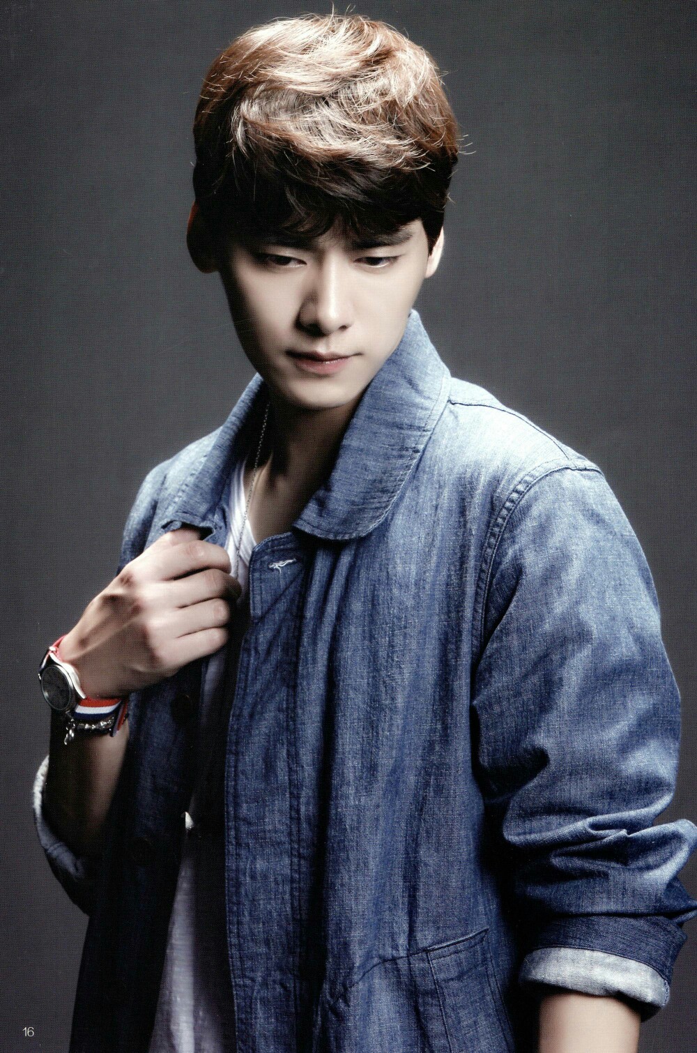 李易峰换发型依旧帅的发光,但有人吐槽他像日本翻译官,你怎么看