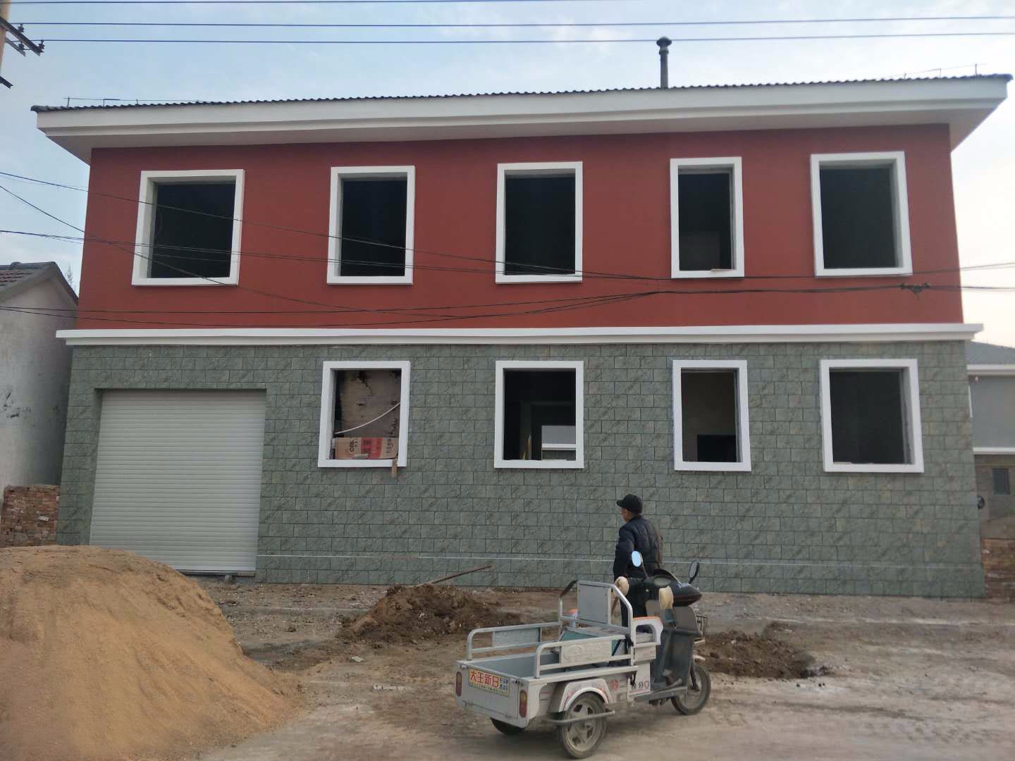 泡沫建房开始在农村流行,20天可建成一栋别墅_新浪看点