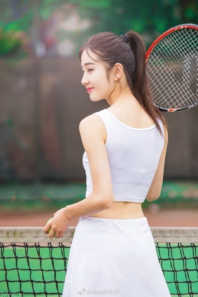 清新的运动风美女,很阳光靓丽.