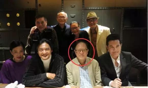 他是香港戏剧教父,黄秋生的老师,曾一票挽救周润发给张国荣鼓励