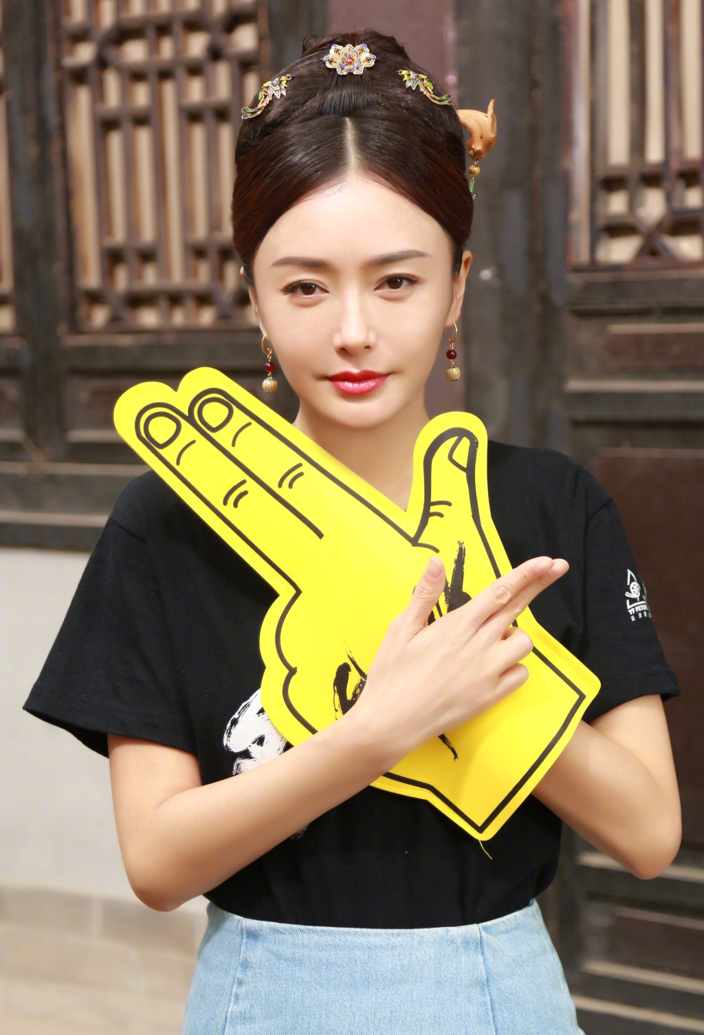 陈凯歌首次监制网剧《外八行》今日开机,秦岚,谭松韵光彩照人