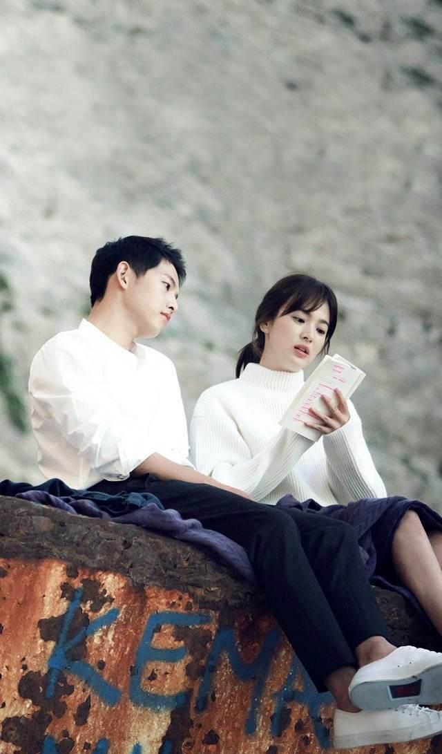 双宋cp公布婚讯后首次甜蜜同框,离婚纱照曝光不远了