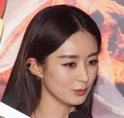 娱乐圈八位高鼻梁女星,除了迪丽热巴刘亦菲,还有她们