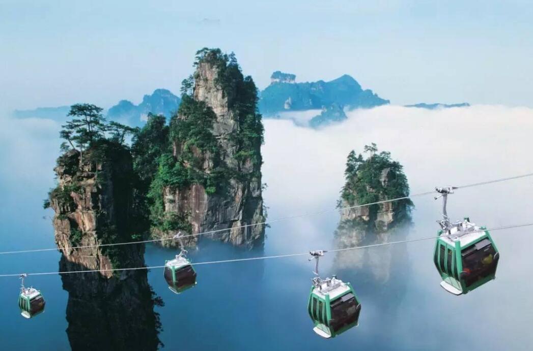 龙王洞是张家界旅游核心景点之一, 被溶洞专家称赞为世界溶洞奇葩