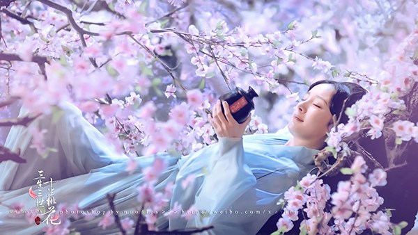 影视剧中女星饮酒的姿势,杨幂惬意,赵丽颖呆萌,最后一位绝了