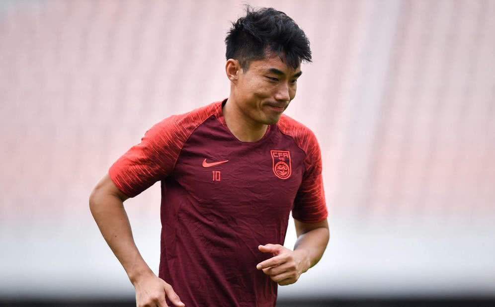 最自律国脚?38岁郑智只喝水不熬夜!鲁媒心痛:鲁能不该放走他