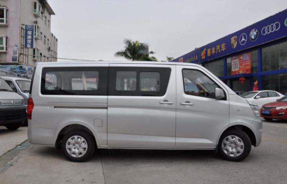 5万元左右的面包车,很有商用车的味道,商用家用都合适