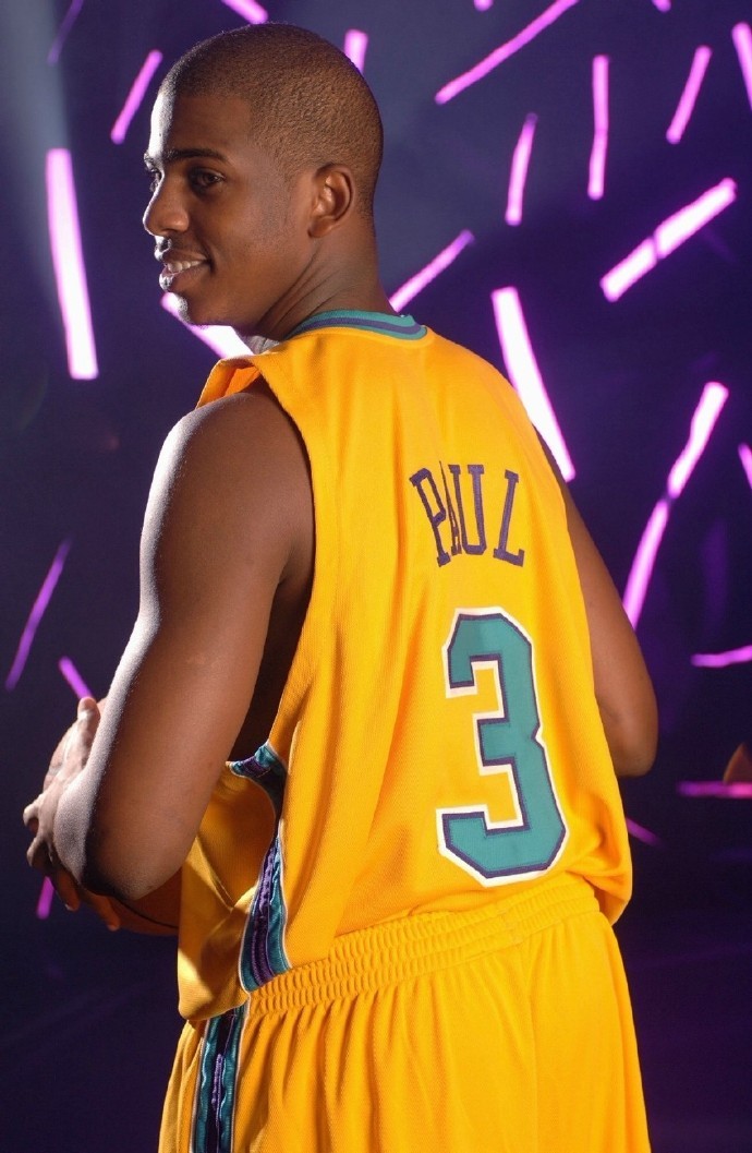 新秀保罗为黄蜂拍摄的一组定妆照简直不能更嫩了