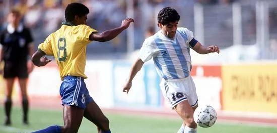 巴西足球跟阿根廷足球哪个历史地位更高?