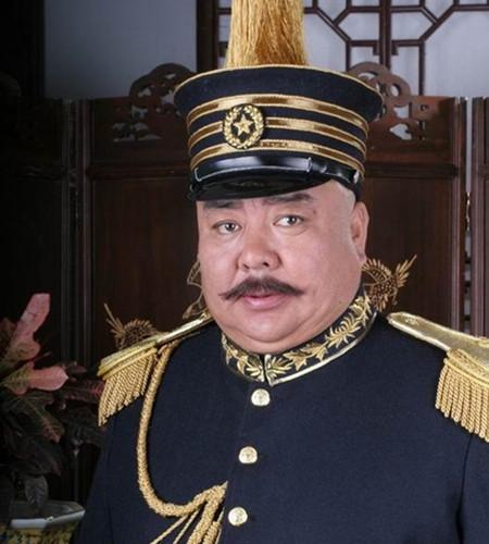 终于,他等来了《水浒传》剧组,"笑面虎朱富"简直就是为他量身定做的