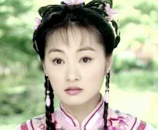 图一:在《怀玉格格》剧中郑家榆饰演——刁蛮格格傅怀玉一角,当年的