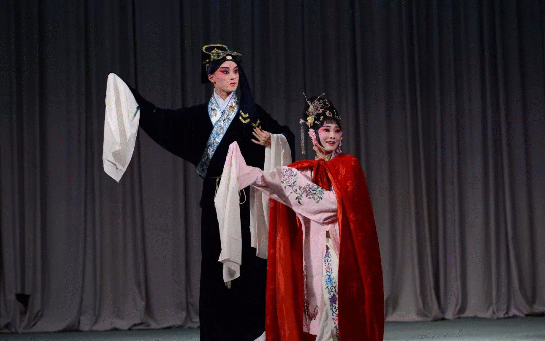 看不惯骗钱的恋爱电影,不如回顾一下经典的《西厢记》