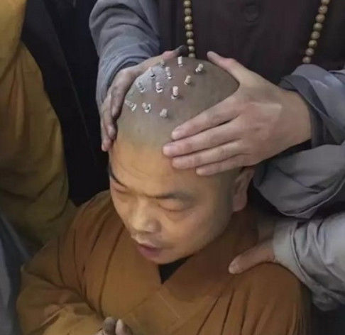 和尚头上为何要点9个戒疤?怎么只有中国和尚有,很多人都误会了