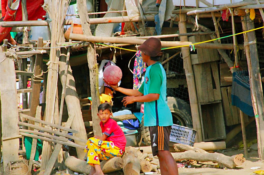 缅甸的镜头,当地穷人的生活片段