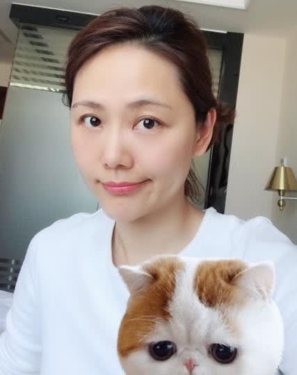 柳红颜值不输赵薇,身材不输林心如,因专注家庭错过了大红大紫