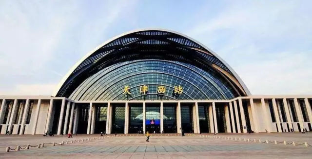 西武高铁武汉西站能接驳到京广高铁吗?