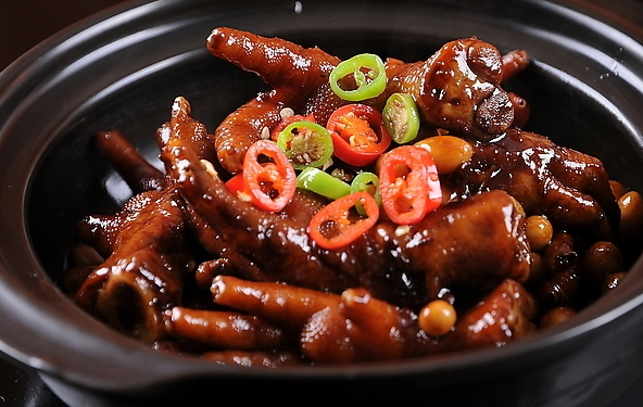 厨师长教你:"虎皮鸡爪"的家常做法,软嫩脱骨,很适合老人孩子