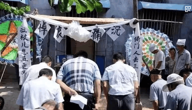 父亲80大寿寿宴上立遗嘱子女大打出手瞬间喜事变丧事