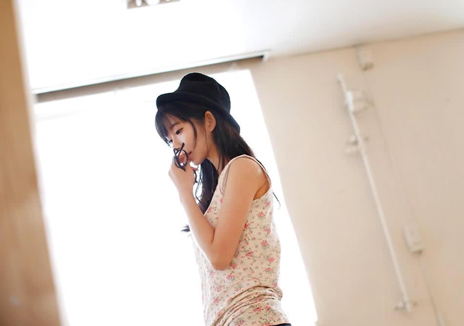 如果有美腿大赛,yurisa拿不到冠军,男人们都会为她