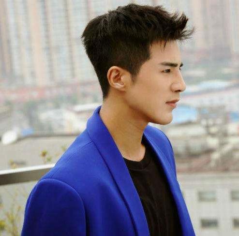 《我站在桥上看风景》姜潮撩妹也会被揍 到底要怎么撩才不尬