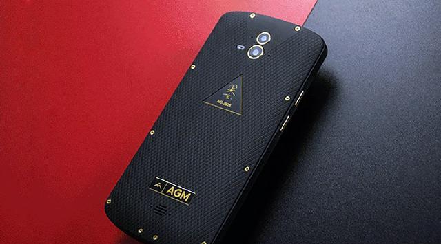 因战狼电影而走红的agmx1三防手机价格现已降至新低