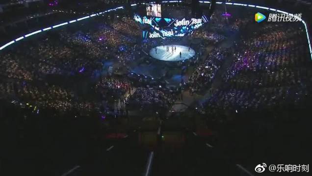 偶像练习生《特务J》组魅惑舞台,范丞丞周洁琼