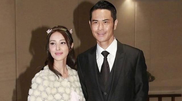 48岁郑嘉颖曾踢佘诗曼下车, 今欲娶小22岁港姐