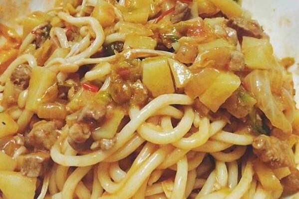 家常面条,土豆臊子面,色香味全看着还好吃,优秀度极高