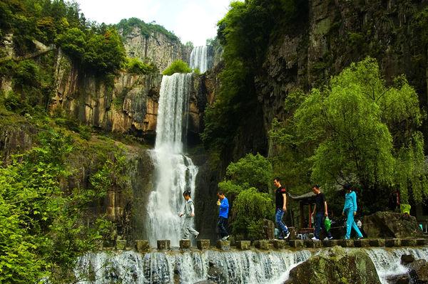 越剧之乡——嵊州百丈飞瀑