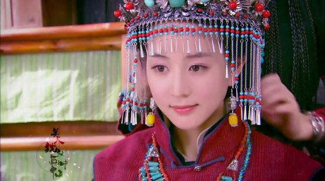 15年前,张钧甯还是一个小配角,当时演了一部叫《赴宴》的电视剧,剧中