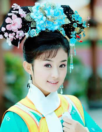 赵丽颖"金缕衣"现身,耳朵上"蓝宝石"抢镜,难道真要变富婆?