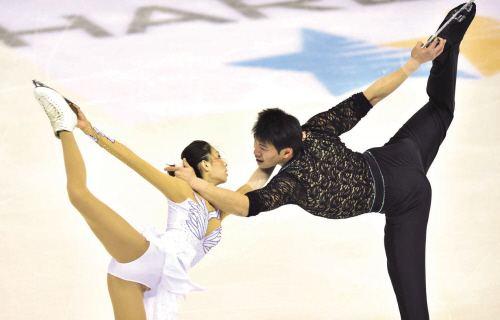 与相恋10年的女友鞠驰举行了婚礼,这也说明张昊原来早有所属