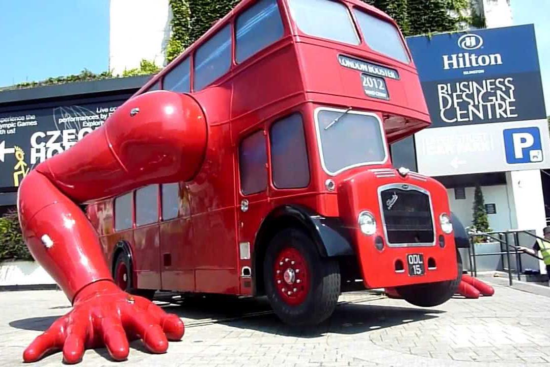 世界上最奇葩的公交车:可以做俯卧撑,全球仅此一辆!