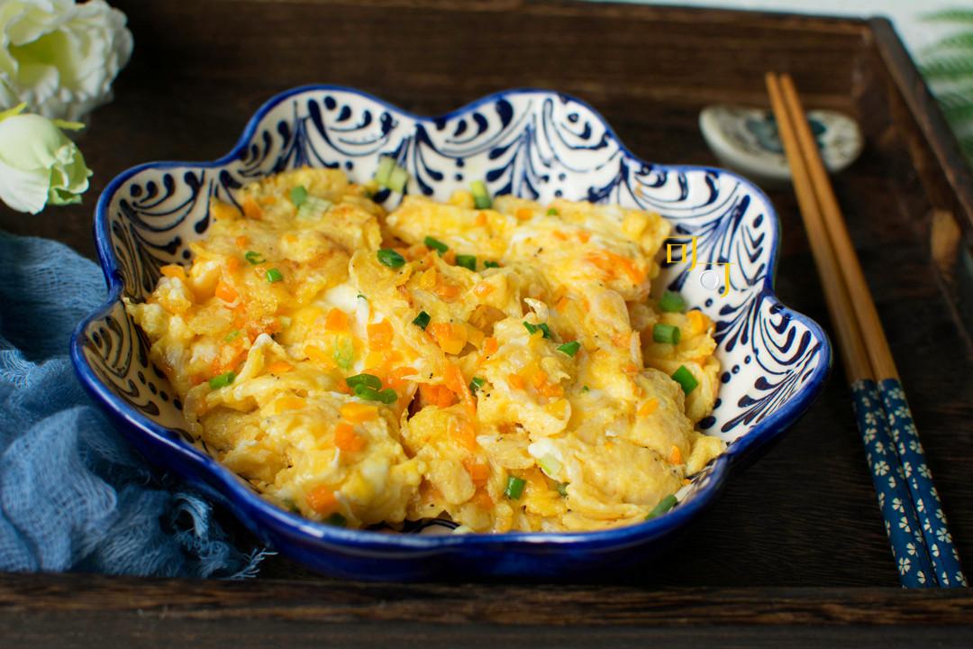 炒鸡蛋里加一点虾皮和它,鲜美蓬松,补钙护眼,全家爱吃