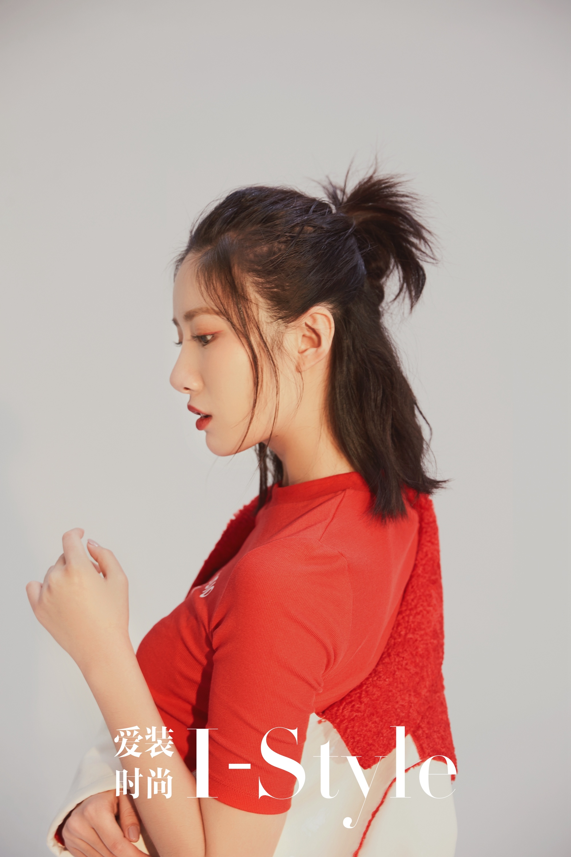 走出《鸣鸿传》的霸气妖后@吴优 ,一抹红唇变身摩登女郎